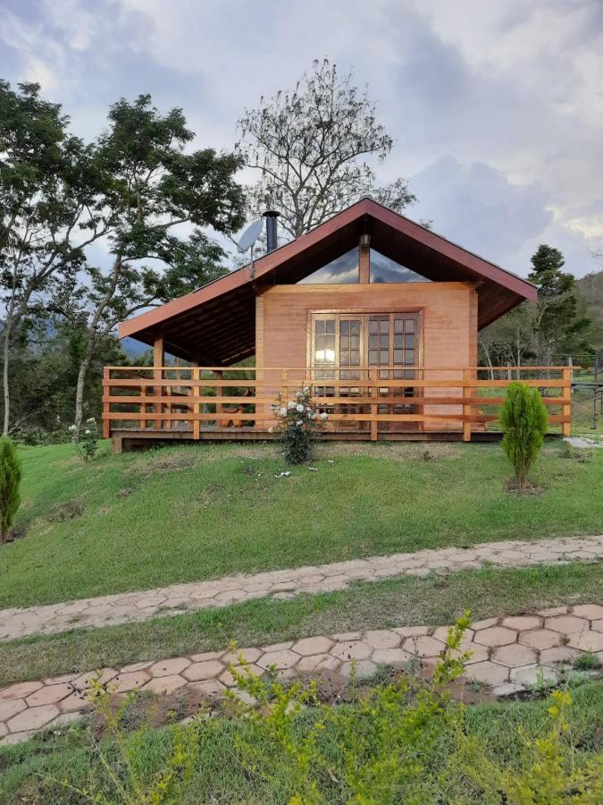 Encanto Das Rosas Santo Antônio do Pinhal Екстериор снимка
